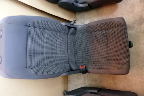 VW Touran Sitz hinten links anthrazit (hinterm Fahrersitz) Rücksitz - 116061 (116061)