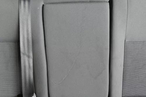 VW Golf 5 V Sitz Sitze hinten Rückbank Rücksitzbank 3 Punkt Gurt Lehne dunkel (116358)