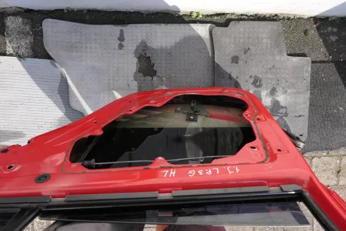 VW Golf 4 Limousine Tür hinten rechts rot LP3G (KEINkombi) (116406)