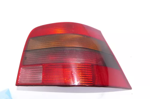 VW Golf 4 Rücklicht Rückleuchte Heckleuchte schwarz abgedunkelt rechts hinten (117440)