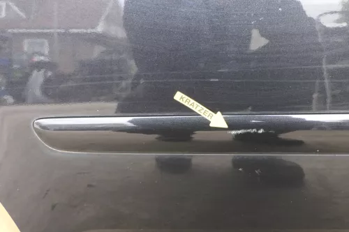 VW Touran 1T 1T3 Tür hinten rechts schwarz LC9Z mit Scheibe Dellen! (118060)