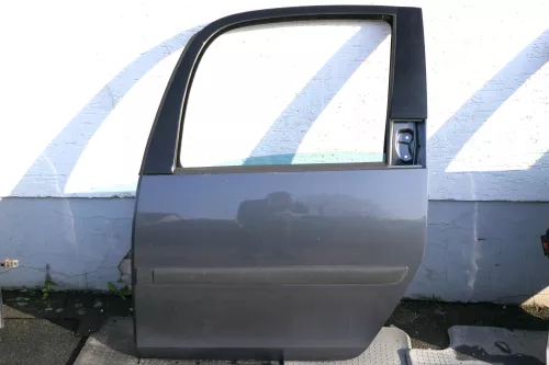 Skoda Roomster 5J Tür hinten links grau 9153 (ohne Anbauteile - mit Scheibe)