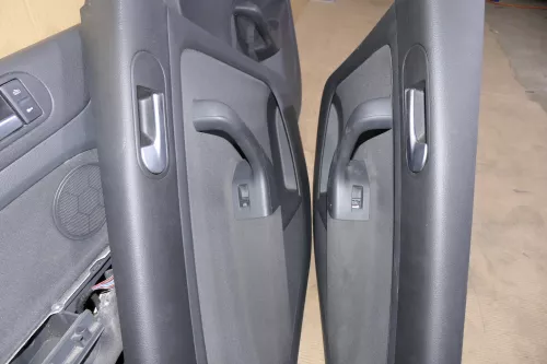 VW Golf Plus 5M 4x Türverkleidung Verkleidung Tür vorn hinten link schwarz (118268)