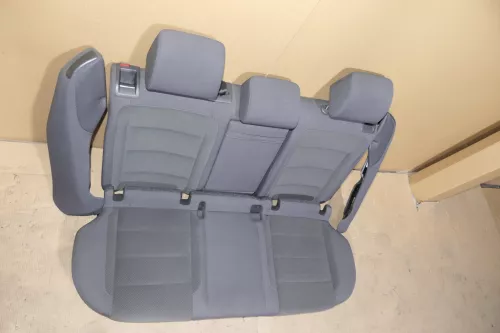VW Golf 5 V Sitz Sitze hinten Rückbank Rücksitzbank Sitzfläche Lehne mit Kopfstü