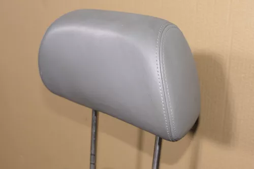 VW Passat 3B 3BG Kopfstütze Sitz Sitze vorne rechts oder links grau Leder (119969)