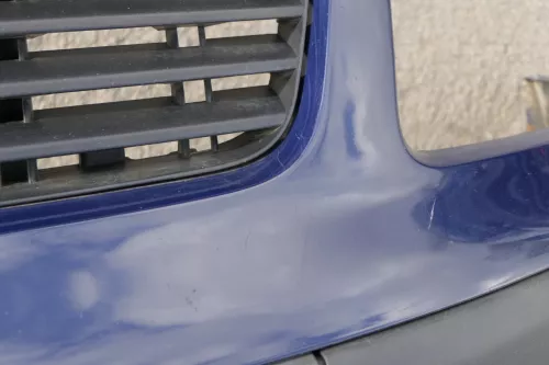 VW Passat 3B Stoßstange vorne Frontstoßstange Stoßfänger vorne blau LA5E (120742)