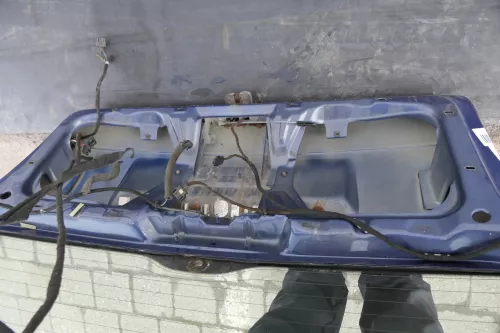 VW Passat 3B Kombi Variant Heckklappe Klappe hinten mit Scheibe blau LA5E mariti (120998)
