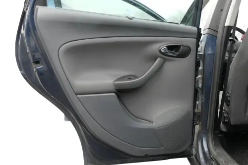 Seat Altea 5P XL Türverkleidung Verkleidung Tür vorne +hinten links Sonnenrollo (122810)