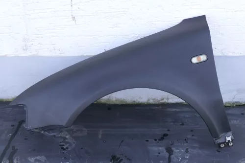 VW Passat 3B Kotflügel vorne links schwarz matt 