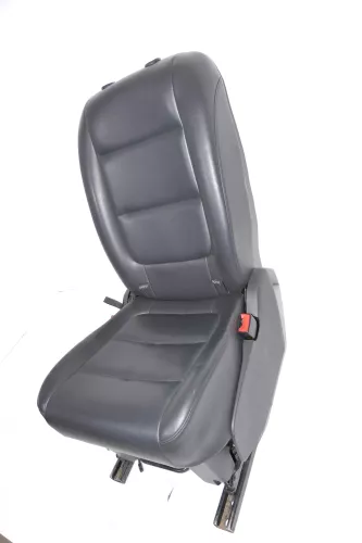VW Sharan 7N Alahmbra Sitz hinten in der MItte mittig 1.Sitzreihe Kunstleder