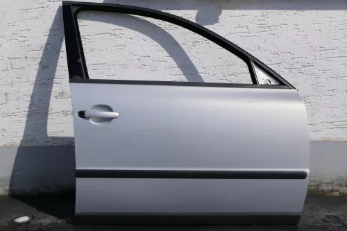 VW Passat 3B 3BG Kombi Limo Tür vorne rechts Beifahrertür grau silber LB7Z satin