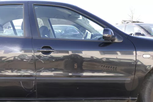 Seat Leon Toledo 1M Tür vorne rechts Beifahrertür schwarz LC9Z metallic met (125037)