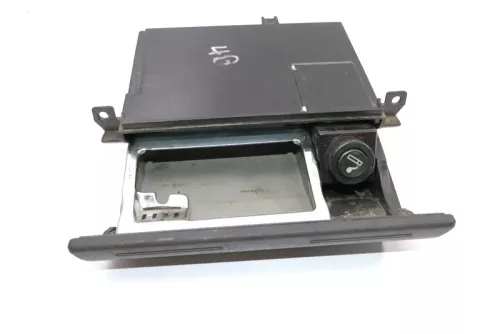 Audi A6 4B Aschenbecher vorne 4B0857951AL (127039)