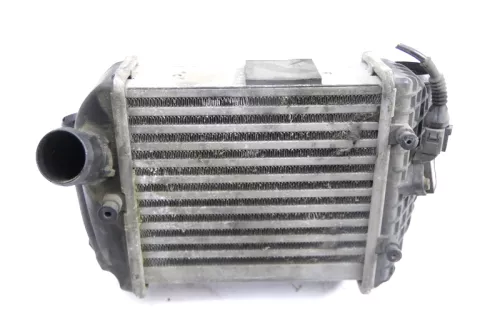 Audi A6 8E B6 B7 Ladeluftkühler Ladeluft Kühler 8e0145805P links 6 Zylinder Öl (127208)