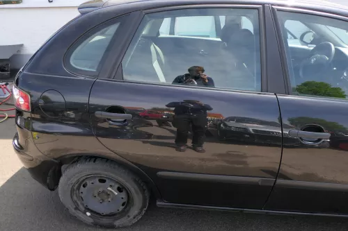 Seat Ibiza 6L Tür 4/5-Türer hinten rechts LC9Z schwarz metallic- ohne Anbauteile (127716)
