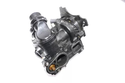 VW Polo 6R Kühlmittelregler Wasserpumpe Pumpe Gehäuse 06H121026CR
