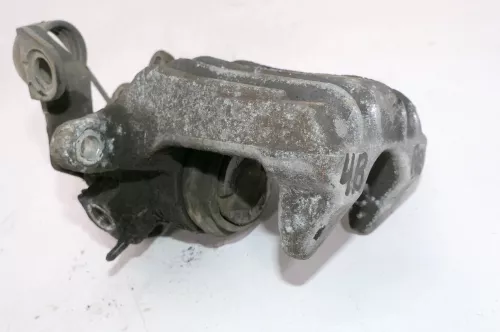 Audi A6 4B Passat 3B Quattro Allrad Bremssattel links hinten 8E0615423A