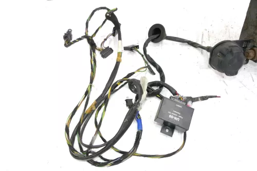 Audi A6 4B feste starr starre Anhängerkupplung Anhängekupplung Auto-Hak (129480)