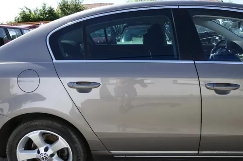 Passat 3C B7 Limousine Tür hinten rechts braun LA8X kaschmirbraun