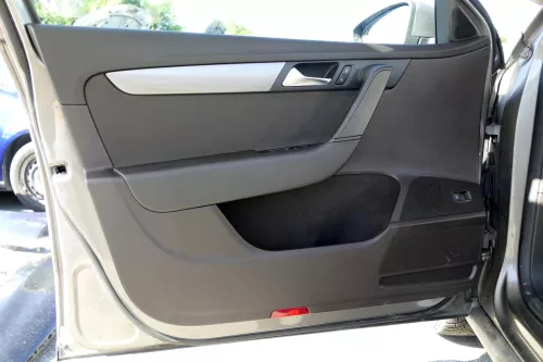 VW Passat 3C B7 Limousine 4x Türverkleidung Verkleidung Tür vorne + hinten braun