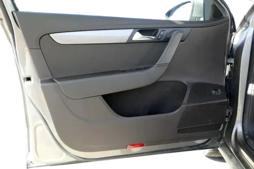 VW Passat 3C B7 Limousine 4x Türverkleidung Verkleidung Tür vorne + hinten braun