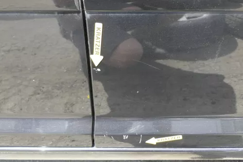 VW Touran 1T 1T3 Tür vorne rechts Beifahrertür schwarz LC9Z meta ohne Anbauteile (129969)