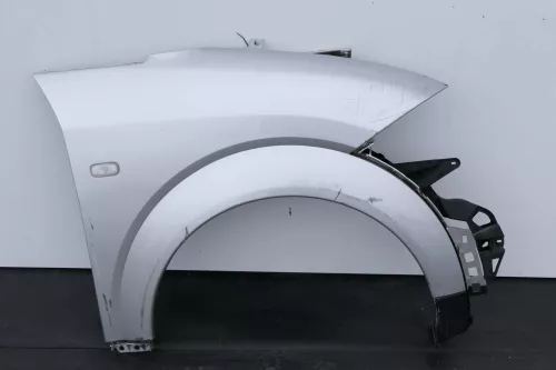 Audi A2 8Z Kotflügel vorne rechts silber LY7W - Kratzer