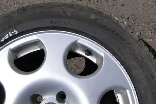 Audi A4 8E Alufelgen original 205/55 ZR16 91V 7j x16H2 ET43 8E0601025F Reifen (130407)