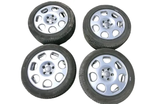 Audi A4 8E Alufelgen original 205/55 ZR16 91V 7j x16H2 ET43 8E0601025F Reifen
