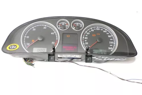 VW Passat 3BG Tacho Tachometer Kombiinstrument 228.000km 3B0920829A Diesel TDI (140075)