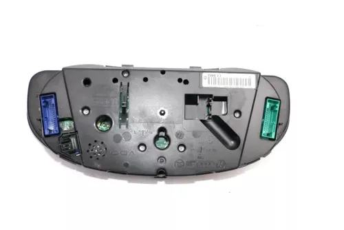 VW Passat 3BG Tacho Tachometer Kombiinstrument 228.000km 3B0920829A Diesel TDI (140075)