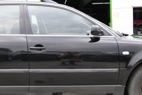 VW Passat 3B 3BG Kombi + Limo Tür vorne rechts Beifahrertür schwarz L041 uni