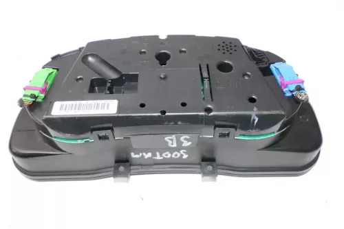 VW Passat 3B Tacho Tachometer Kombiinstrument 325.000km 3B0920822 Benziner (140274)