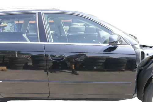 Audi A4 B7 8E Tür vorne rechts schwarz LY9B Kombi+Limo + Rahmen