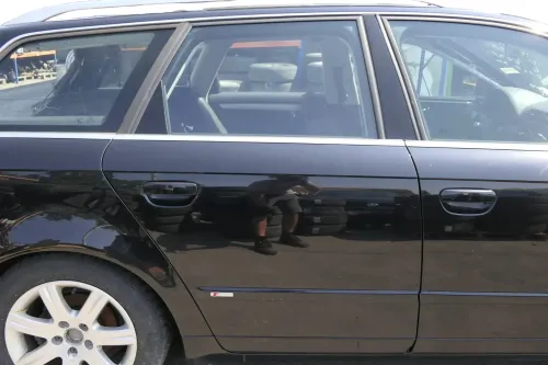 Audi A4 B7 8E Tür hinten rechts schwarz LY9B Kombi mit Scheibe + Rahmen