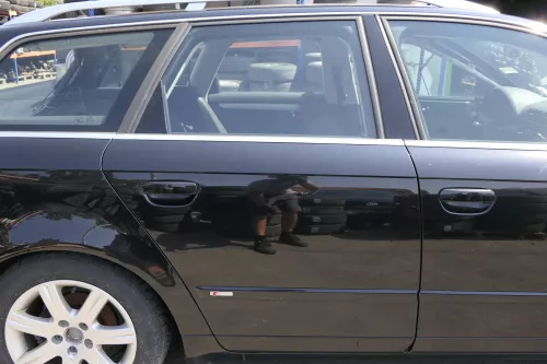 Audi A4 B7 8E Tür hinten rechts schwarz LY9B Kombi mit Scheibe + Rahmen