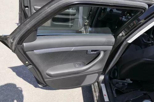 4x Audi A4 8E B7 Türverkleidung Verkleidung Tür vorne und hinten schwarz 4 Stück (140933)