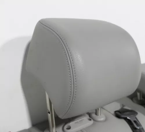 VW Passat 3C Kopfstütze Sitz Sitze hinten rechts oder links Leder grau (141174)