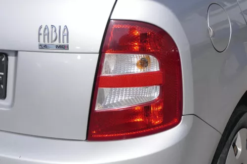 Skoda Fabia 6Y2 Schrägheck Rückleuchte Heckleuchte hinten rechts original Limo