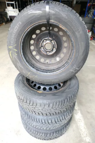 VW Golf 6 Caddy 2K 195/65 R15 91T Winterreifen M+S Felgen Reifen M&S ca.6-7mm X (141772)