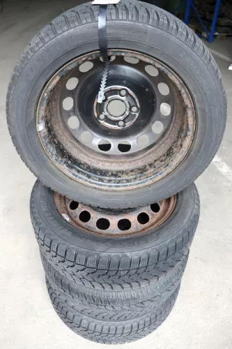 VW Passat 3C Golf Reifen Winterrreifen M&S 205/55 R16 91H Felgen ca. 7mm (141786)
