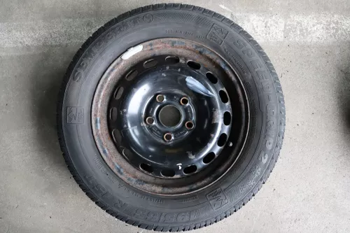 Audi A4 B5 A6 4B Passat 3BG Felgen Reifen Winterreifen M+S 195/65 R15 91T 5-7mm (141788)