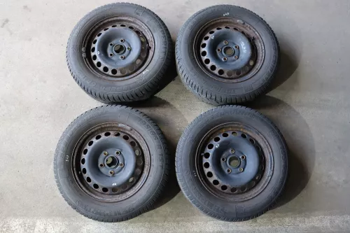 4x Skoda Octavia 1Z 195/65 R15 91T Winterreifen M+S Felgen Reifen M&S ca. 5-6mm (142222)