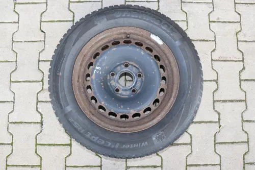 Skoda Superb 3U Passat 3BG Felgen Reifen Winterreifen M+S 195/65 R15 91T 6-7mm (142253)