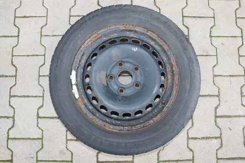 Audi A4 B5 A6 4B Passat 3BG Felgen Reifen Winterreifen M+S 185/65 R15 88T  3-6mm (142268)