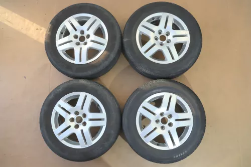 VW Golf 4 Bora Beetle Alufelgen Felgen 195/65 R15 Sommerreifen 1J0601025Q 2-4mm (142580)