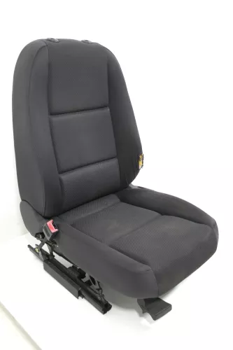 Audi A4 B6 8E Sitz Fahrersitz vorne links höhenverstellbar SHZ ok (143025)