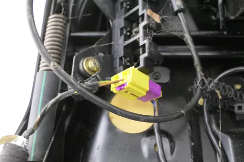 VW Golf 4 Bora Sitz vorne links Fahrersitz 2/3-Türer klappbar Airbag (143789)