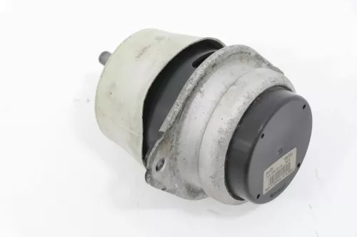 Audi Q7 Touareg Motorlager Motorhalter Lager Halter links 7L8199131A Stütze