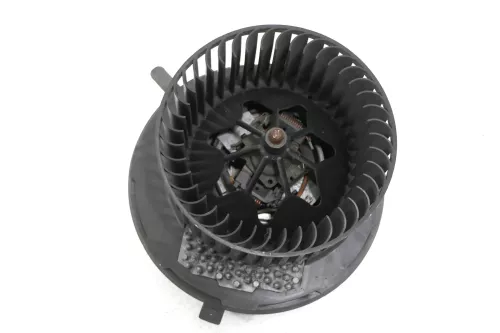 VW Tiguan 5N Lüfter Lüftermotor Motor Heizung Innen 3C1820015N Widerstand 3C09 (144161)